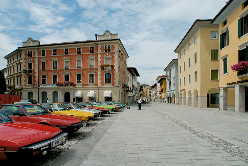 Raduno di macchine d’epoca a San Daniele