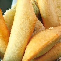 Le pettole di pasta matta: pane non lievitato e fritto