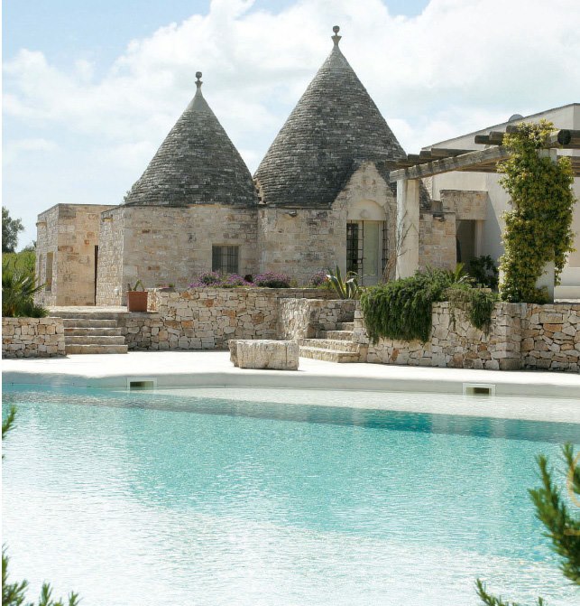 Esterno trullo, puglia