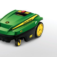 Il tosaerba autonomo Tango E5: la soluzione John Deere per la cura del prato