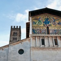 Lucca: a spasso per la "città silenziosa"