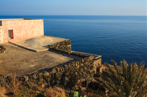 Comperare una casa a Pantelleria