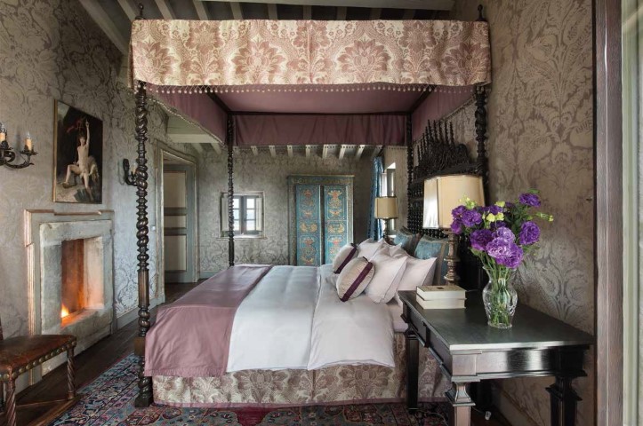 Connubio tra linguaggio storico e stile contemporaneo nelle stanze da letto del castello