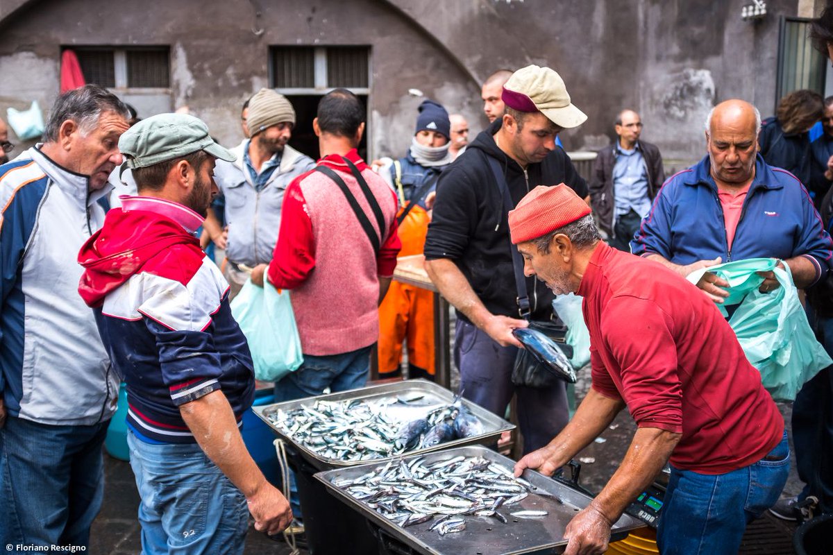 mercato pesce catania itinerario sicilia orientale