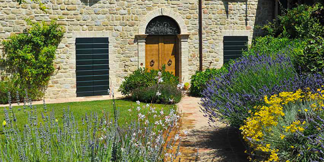 Il garden design in una villa a Camerino
