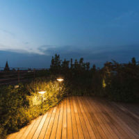 Uno scorcio sui tetti di Bologna da un terrazzo dal gusto romantico
