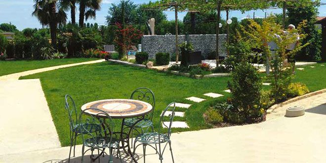 Una pergola verde nella campagna mantovana