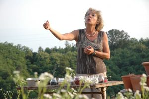 Il teatro in giardino di Lorenza Zambon in tour per l’estate