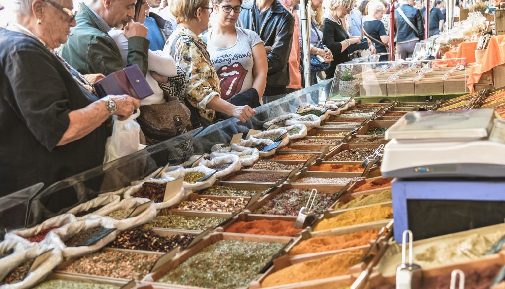 Fra arte ed enogastronomia, torna ad Alba la Fiera Internazionale del Tartufo Bianco