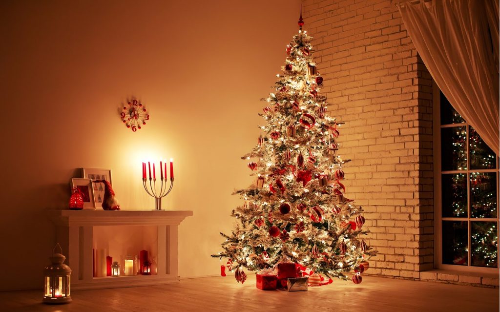 Addobbare l'albero di Natale secondo la tradizione