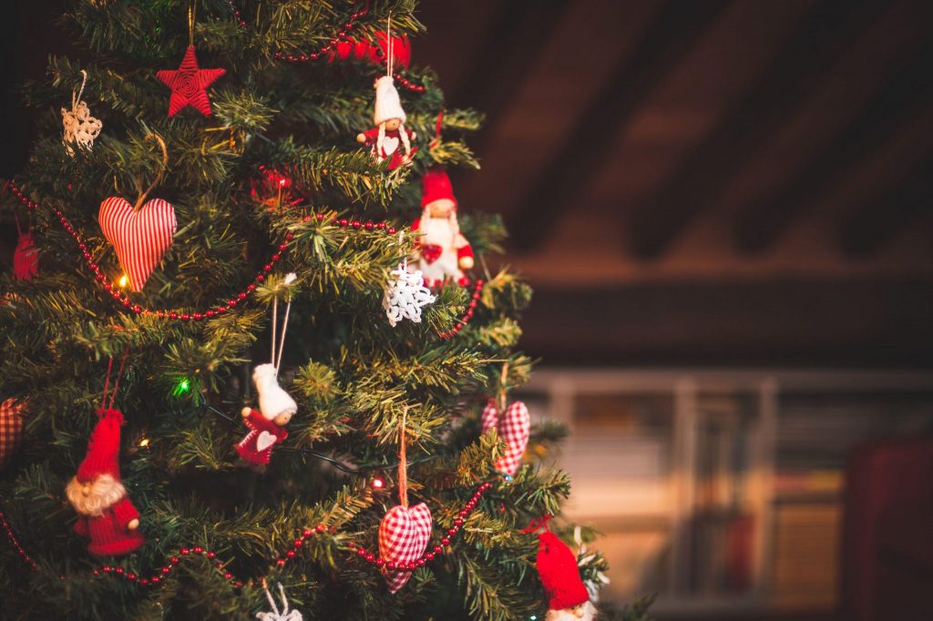 Il regalo di Natale sotto l'albero