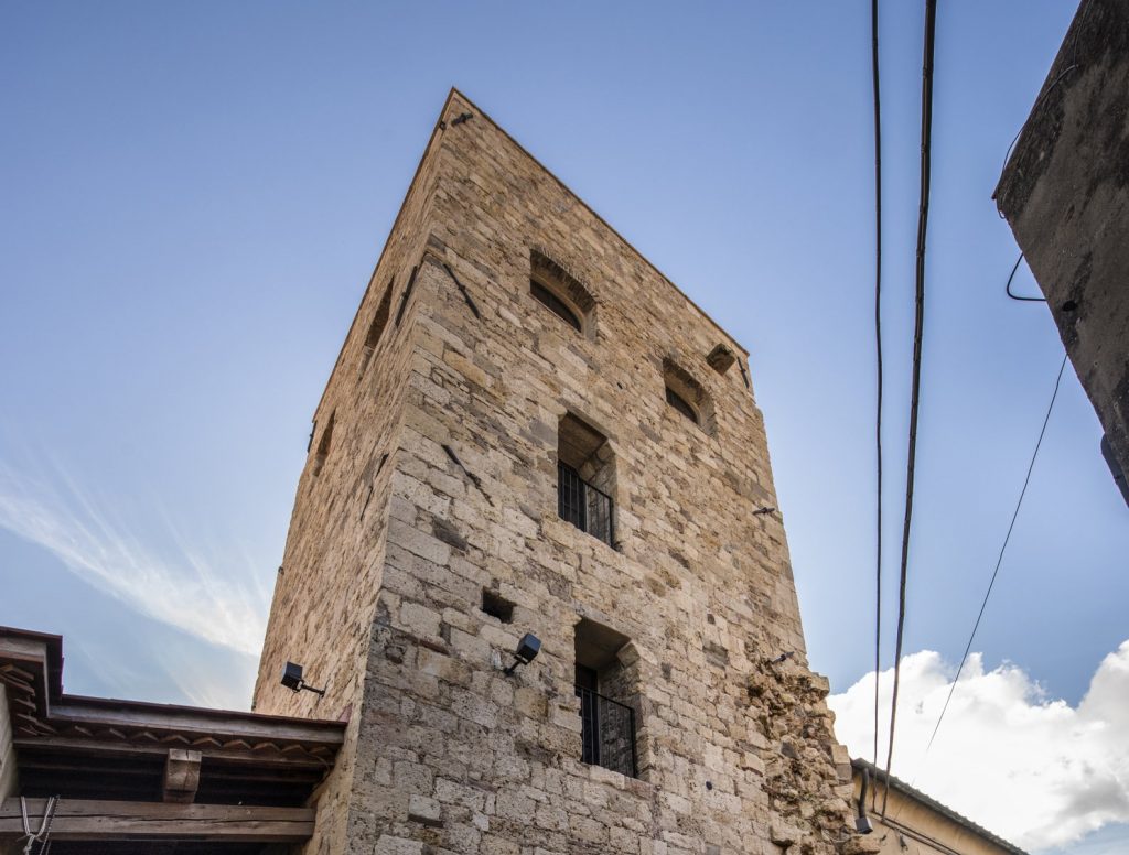 Vivere in una torre sull’orma dei Templari