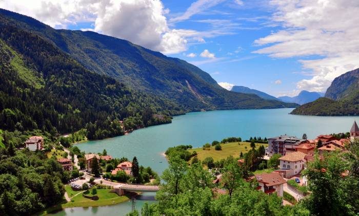 Weekend: cinque borghi sul lago scelti dal Touring Club