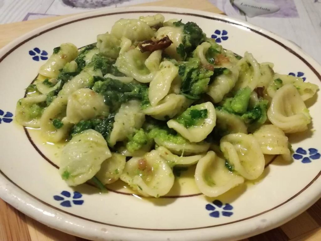 Vere Orecchiette alle cime di rapa storia e ricetta tradizionale