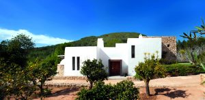 Una casa accogliente per vivere a Ibiza lontani dal mare