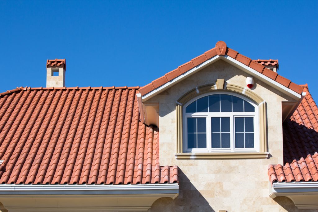 La scelta del tetto per proteggersi dall'esterno