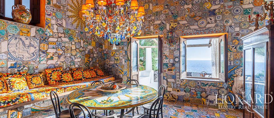 Dolce e Gabbana, in vendita la casa a Stromboli