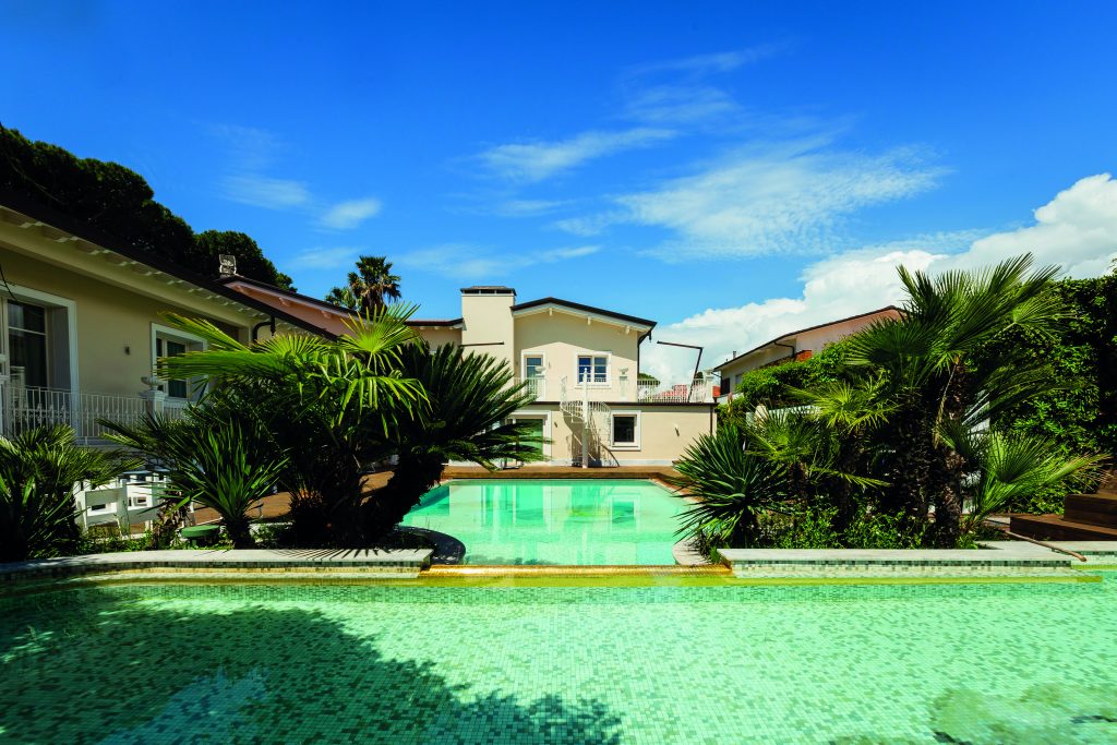 Ville di lusso fra mare e montagna a Forte dei Marmi