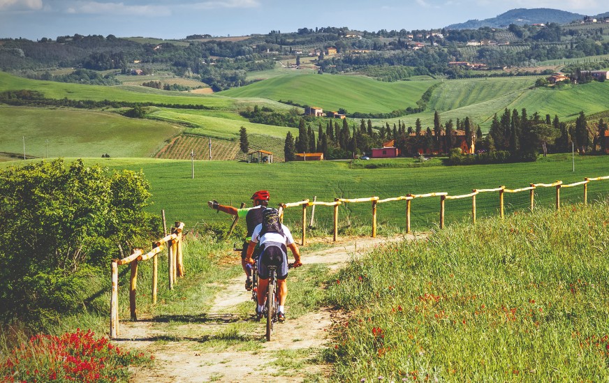 Andare in e-bike tra i borghi della Valdichiana