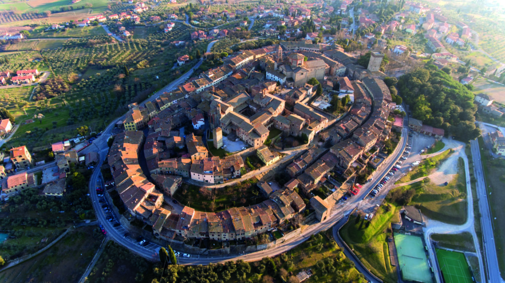 Andare in e-bike tra i borghi della Valdichiana