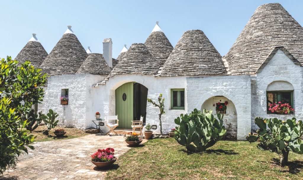 Il fascino irresistibile dei trulli