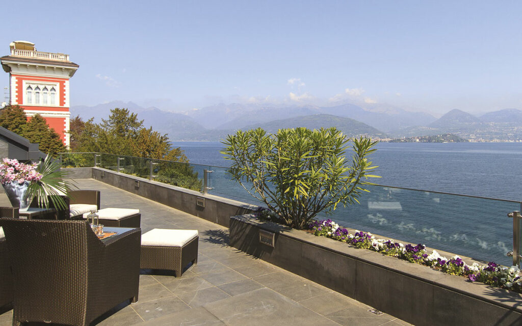 Una villa di Vietti in vendita a Stresa