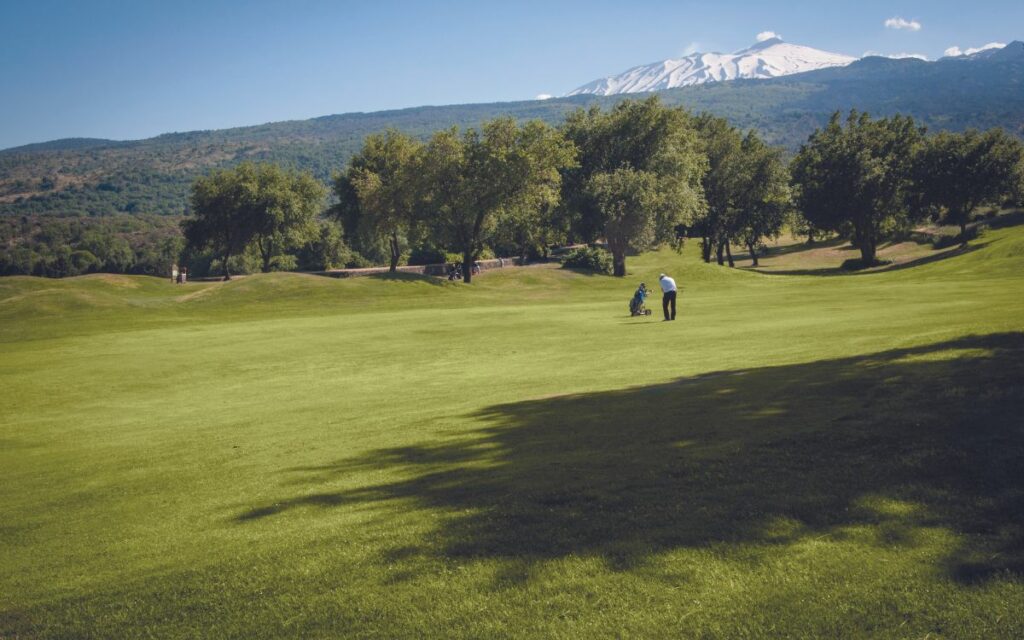 Caccia al casale con vigna sull'Etna