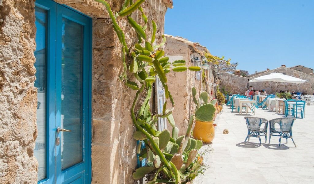 Tour della Sicilia orientale: Marzamemi e le casette dei pescatori