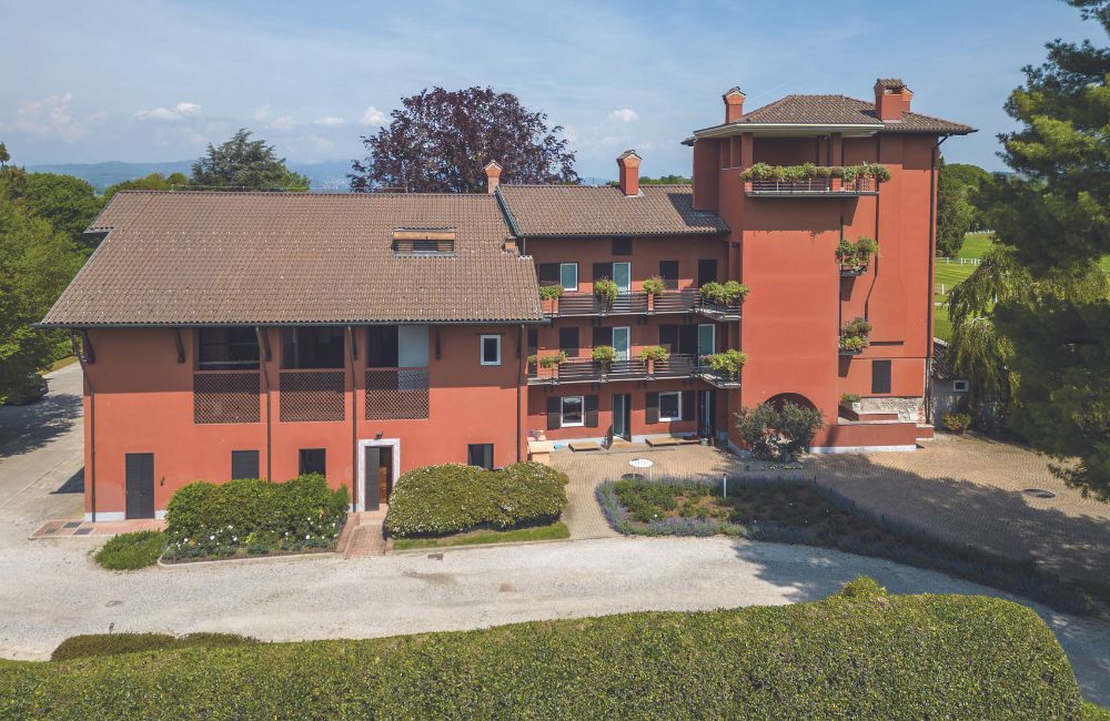 vc set 23 una tenuta sul lago maggiore copertina