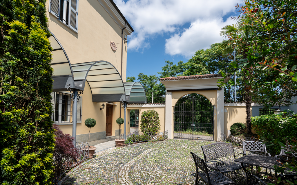 Il giardino esterno di Casa KI, la nuova sede della Knauf Insulation, azienda tedesca che opera nel campo dell'isolamento termico (foto di Marco Parisi).