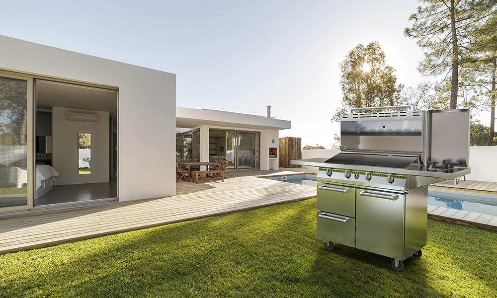 Alto design e perfezione in ogni dettaglio per il barbecue freestanding Swing 90 di Steel