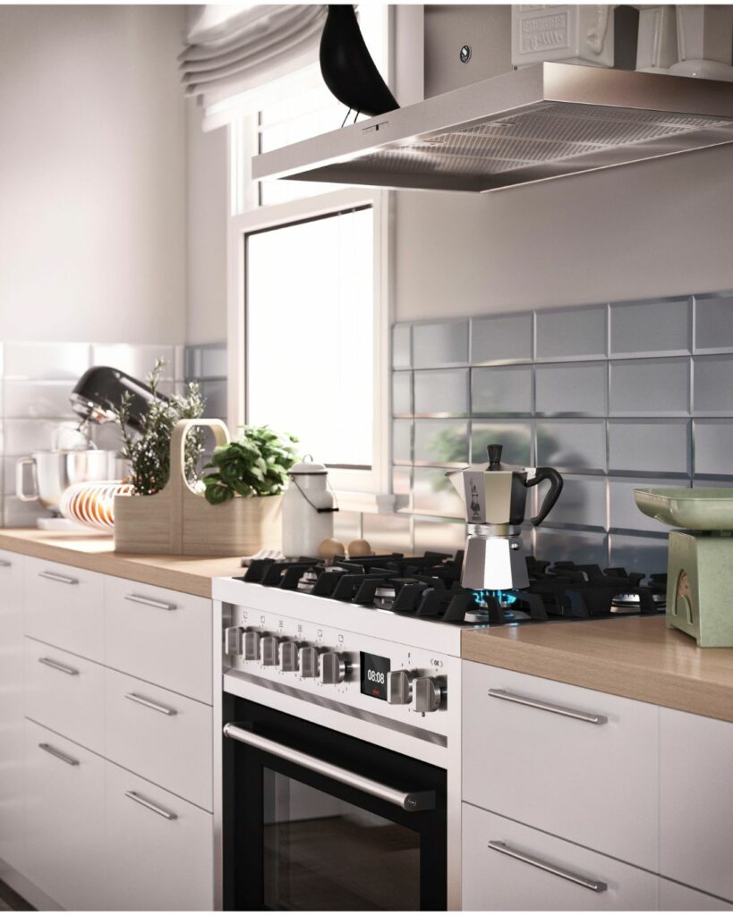 Una delle cucine in acciaio freestanding della collezione Enfasi