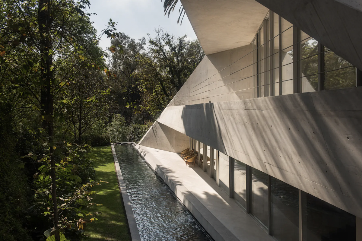 Una delle piscine spettacolari contemporanee è un progetto per una villa privata del 2018 in Sud America, opera dello studio danese BIG.