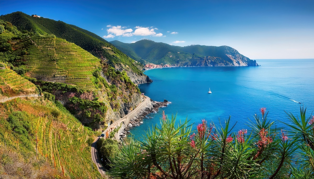 È dall'incontro di persone, di forze, di elementi diversi, talvolta opposti, che si sprigiona la particolare intensità che si percepisce ovunque, nel parco delle Cinque Terre.