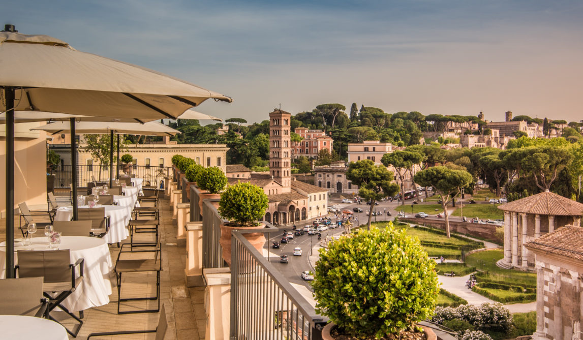 47 Circus Roof Garden è il bar e ristorante che si erge sulla terrazza panoramica del 47 Boutique Hotel. Offre una cucina mediterranea alla vista di molti dei più famosi monumenti di Roma.