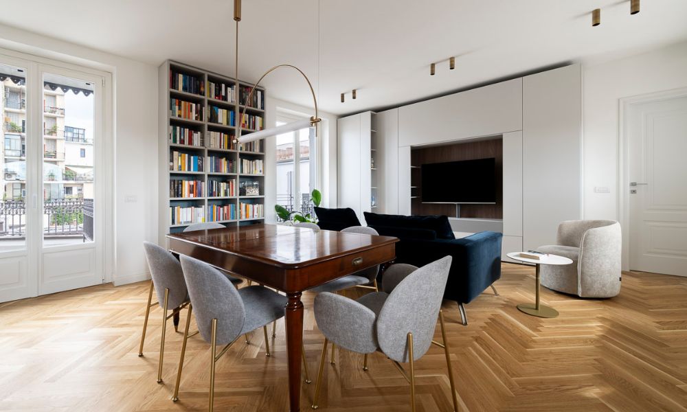 moduli personalizzabili a tutta parete ridisegnano un interno di un palazzo storico