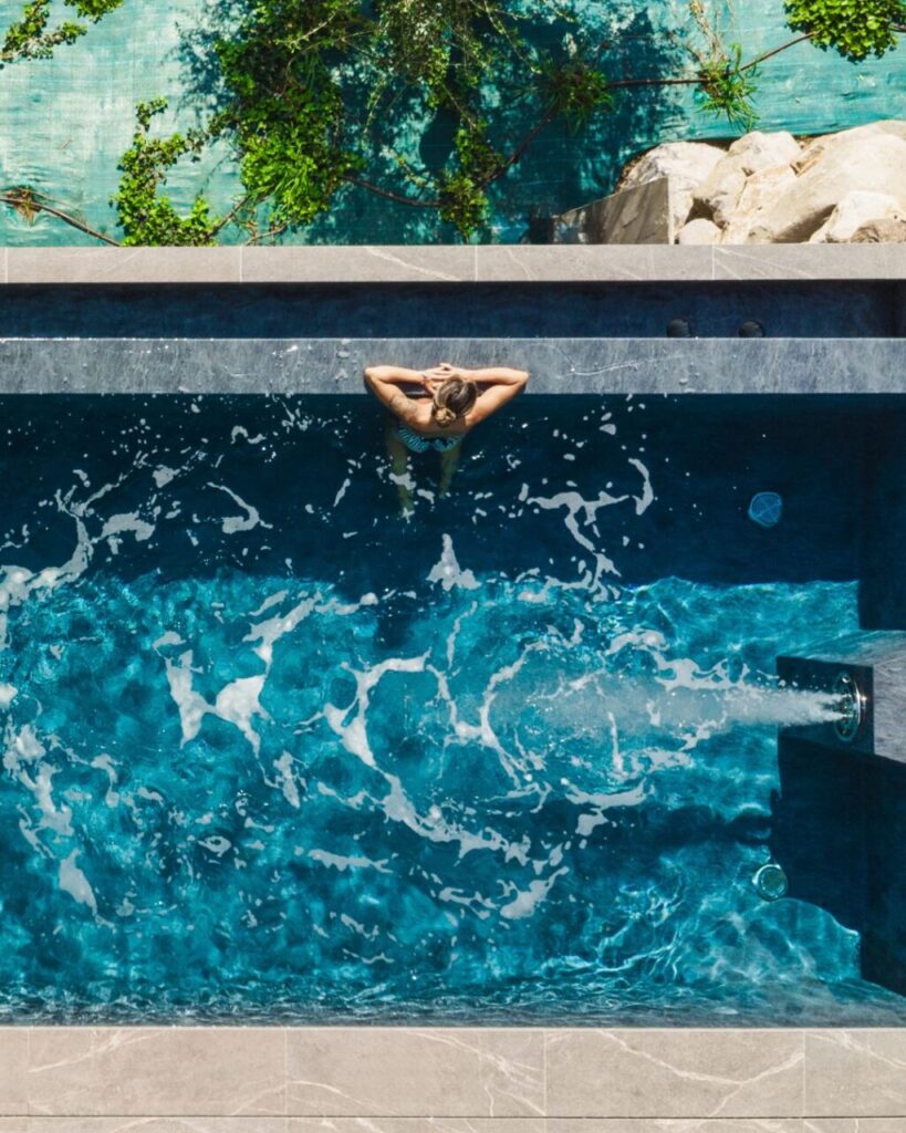 Non solo lusso. Le piscine su misura sono lo specchio di chi le vive, in totale armonia con se stesso e con l'ambiente