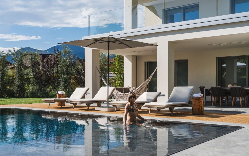 Non solo lusso. Le piscine su misura sono lo specchio di chi le vive, in totale armonia con se stesso e con l'ambiente