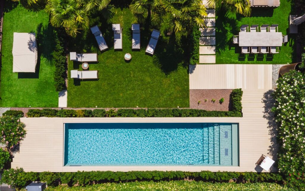 Non solo lusso. Le piscine su misura sono lo specchio di chi le vive, in totale armonia con se stesso e con l'ambiente