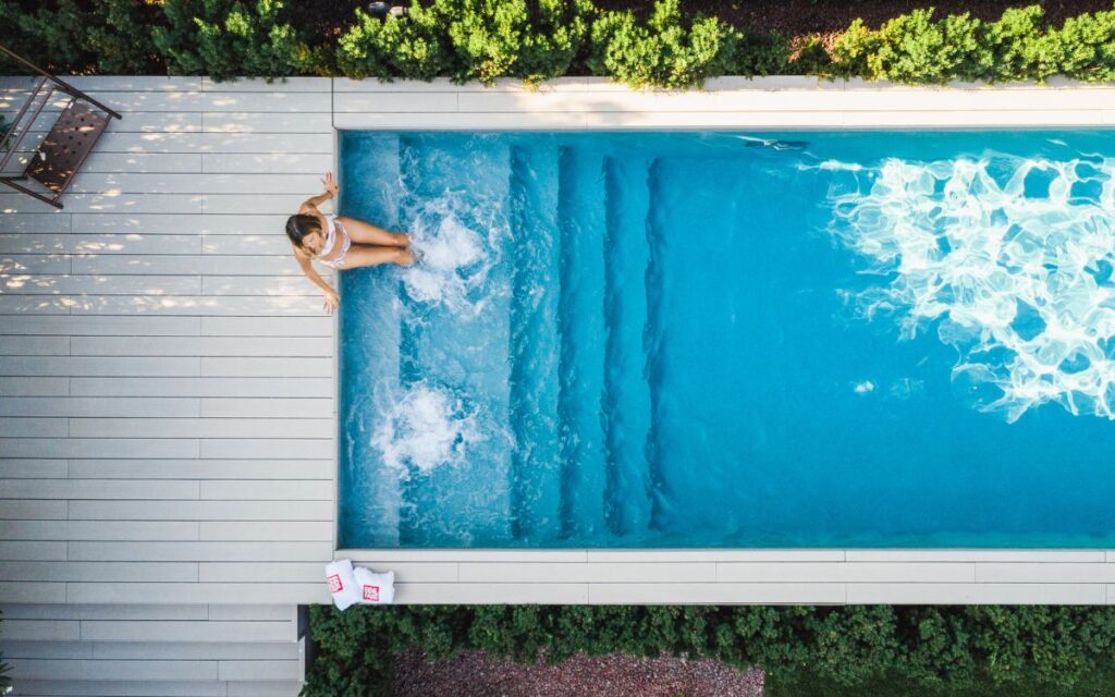 Non solo lusso. Le piscine su misura sono lo specchio di chi le vive, in totale armonia con se stesso e con l'ambiente