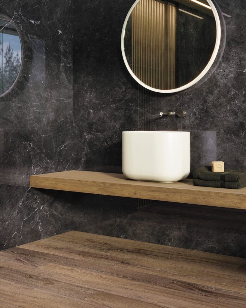 Bagno nero: le istruzioni per creare un ambiente impeccabile e senza tempo