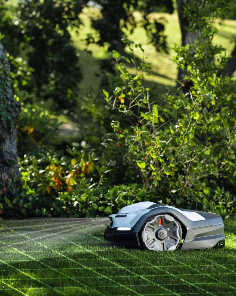 L’era del prato smart: una cura del verde personalizzata e senza filo perimetrale