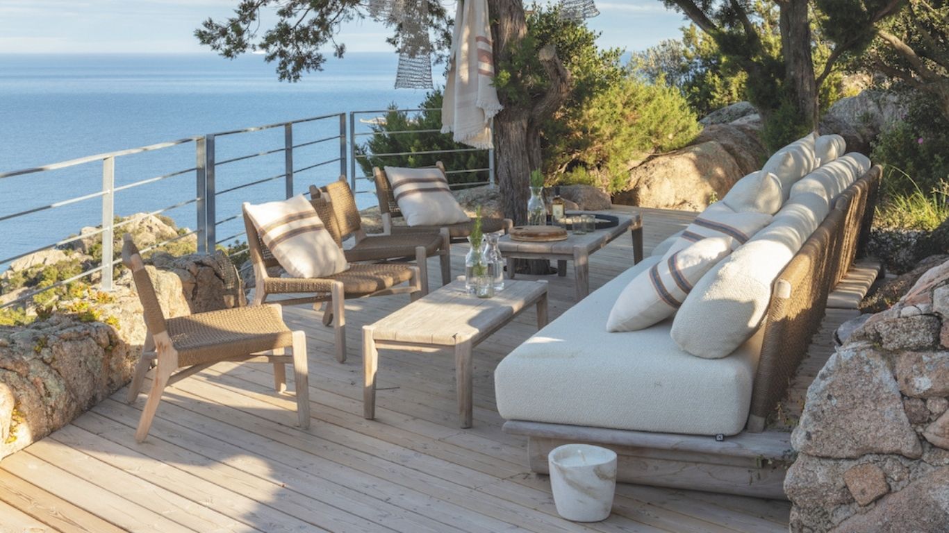 Tra le case al mare in Corsica, il progetto di recupero dell'architetto Angélique Buisson